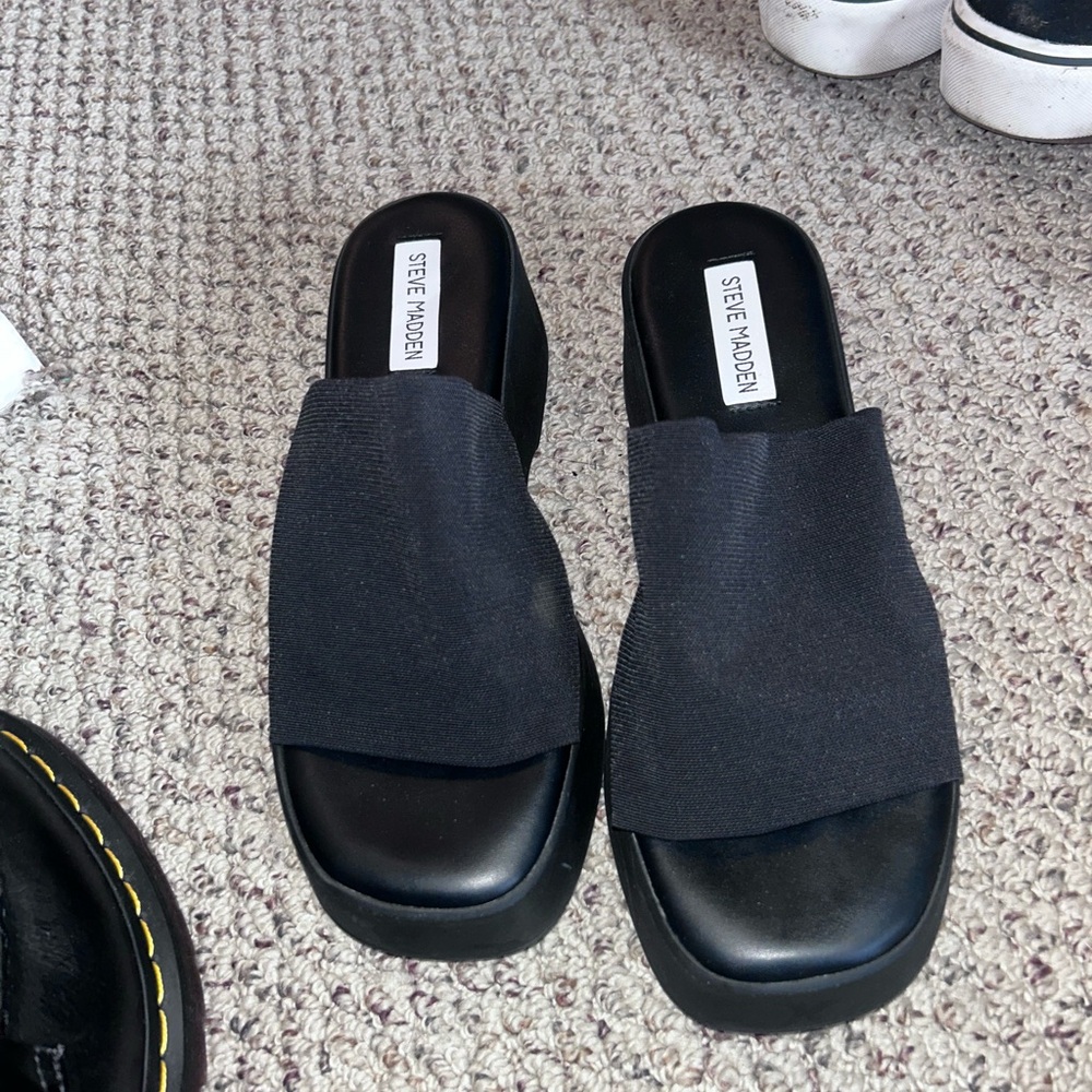 Steve Madden Y2K platform sandal